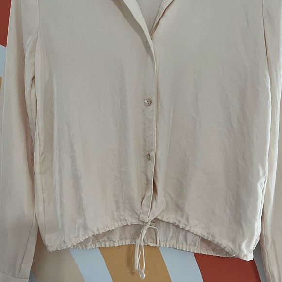 Vince Silk Blouse with Bottom Adjustable Tied Waist Hem 2 Ivory - Picture 5 of 8